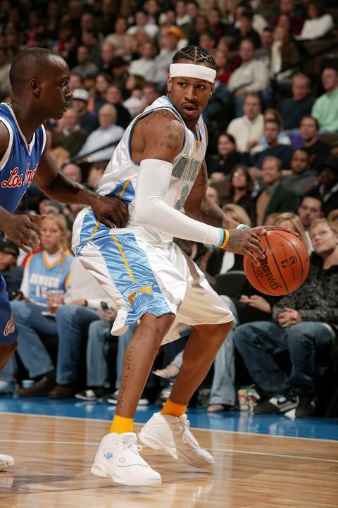 猛龙老大不 猛龙老大不