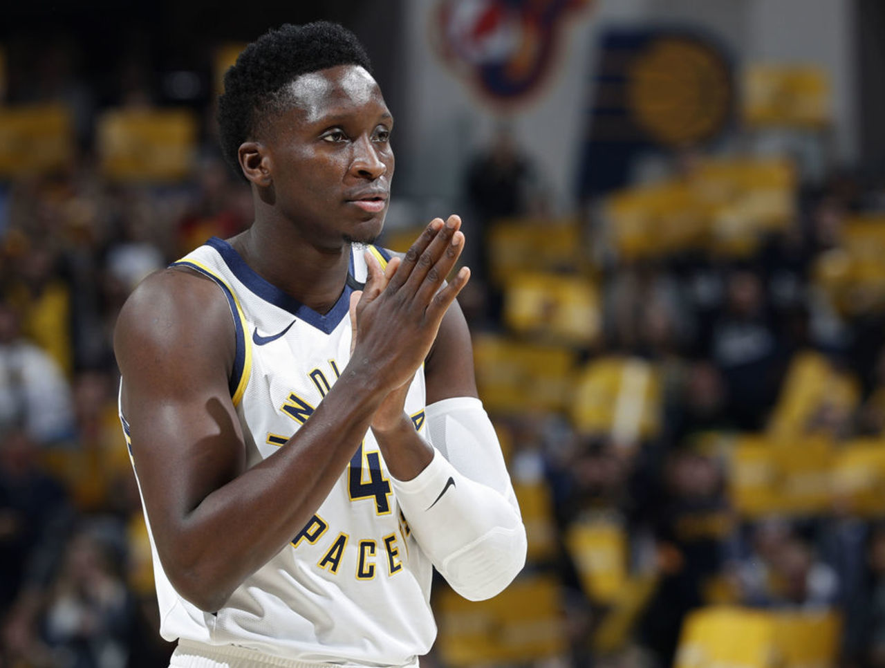 次日排位首 次日排位首