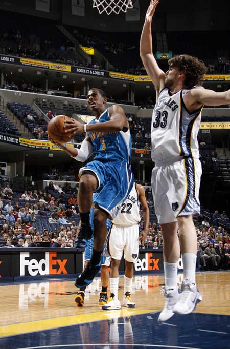 不只是荒诞 不只是荒诞